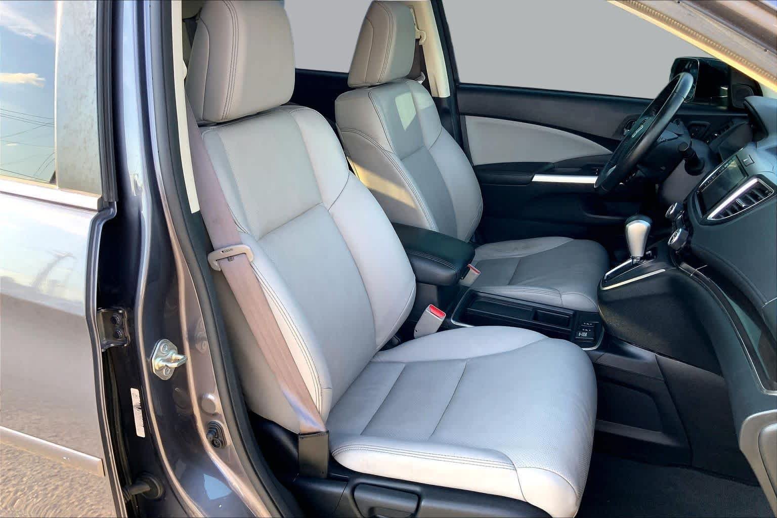 Used 2016 Modern Steel Metallic Honda Touring image 8