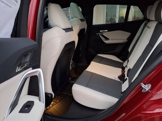 Used 2025 Vegas Red Metallic BMW xDrive28i image 5