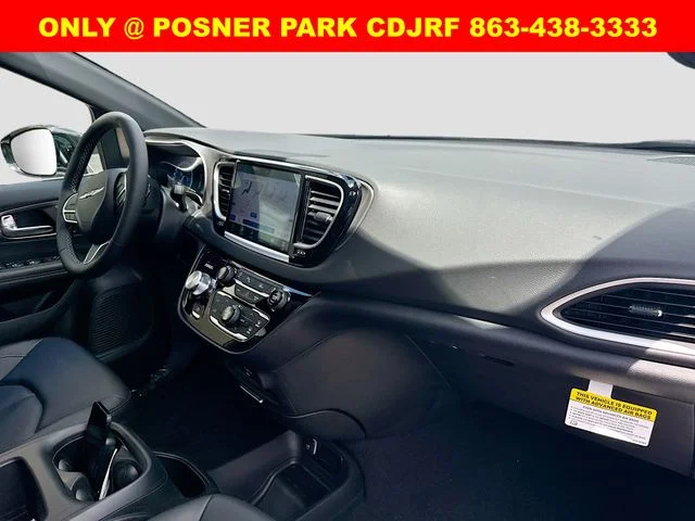 New 2026 Bright White Clear-Coat Exterior Paint Chrysler  image 29
