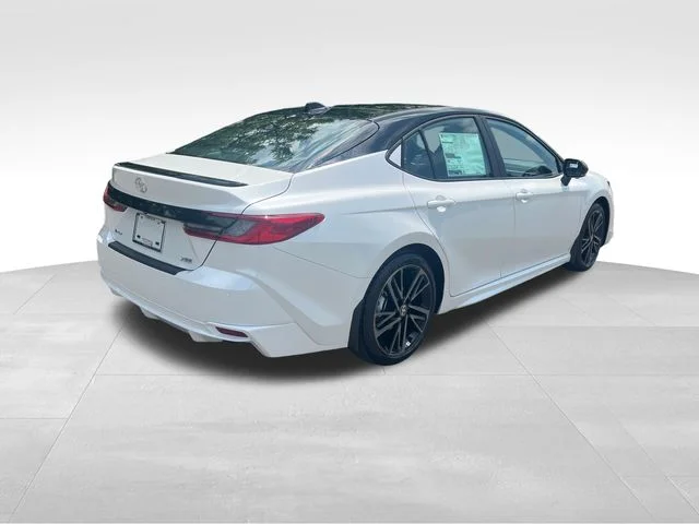 New 2026 Wind Chill Pearl w/Midnight Black Metallic Roof Toyota XSE image 5