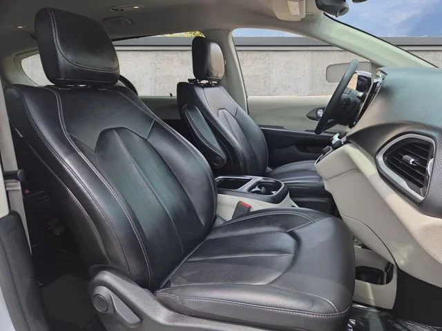 Used 2024 Silver Chrysler Touring L image 15