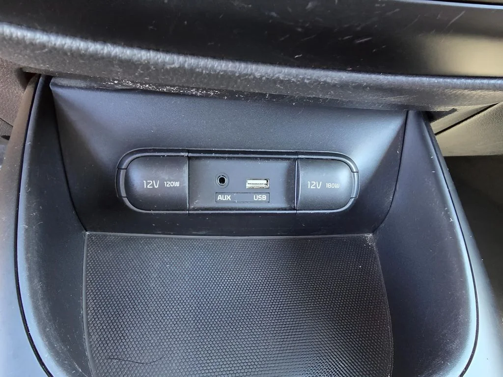Used 2015 Latte Brown Kia Base image 18