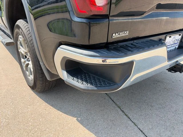 Used 2020 Black GMC SLE image 37