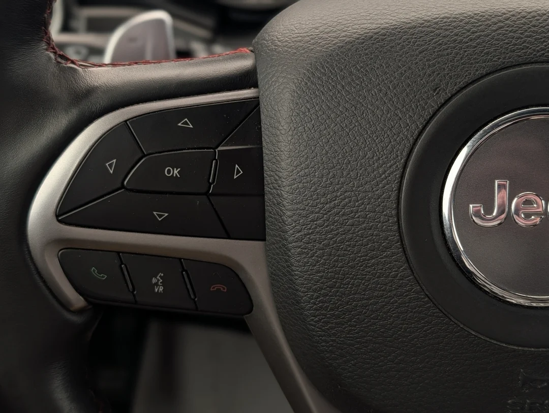 Used 2019 Green Jeep Trailhawk - - 4x4 - 5.7L HEMI V8 - Blind Spot Monitor - Backup Camera & More! image 18