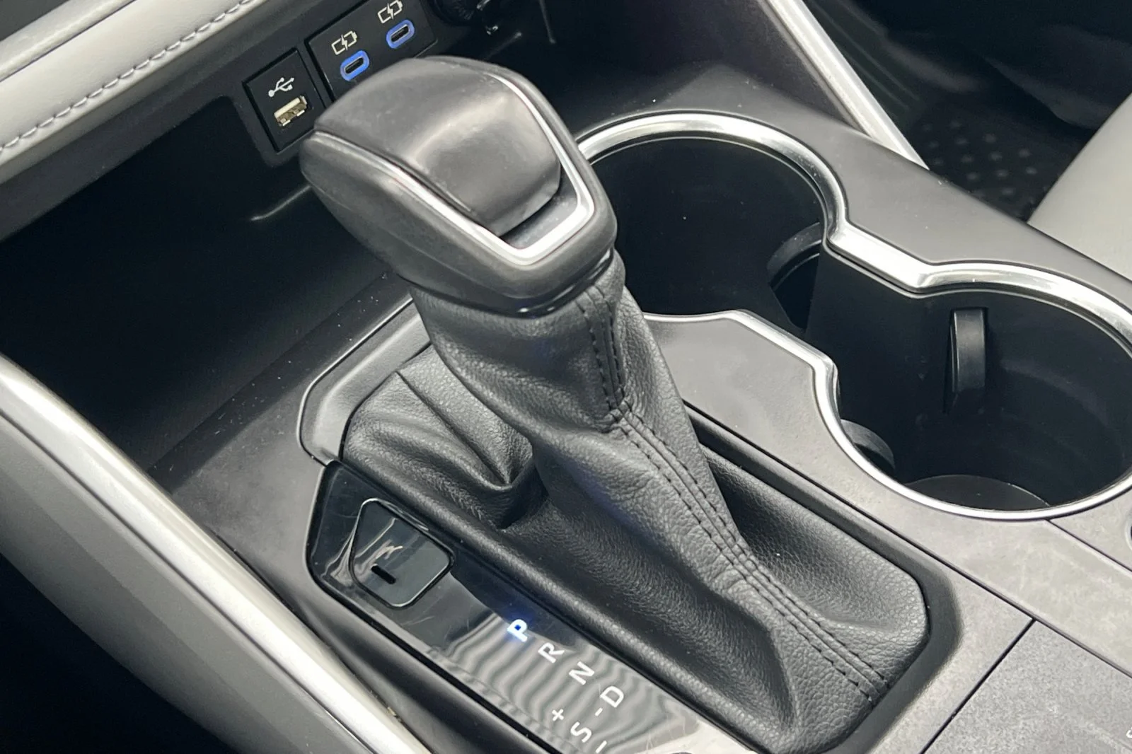 Used 2022 Moon Dust Toyota Hybrid XLE image 25