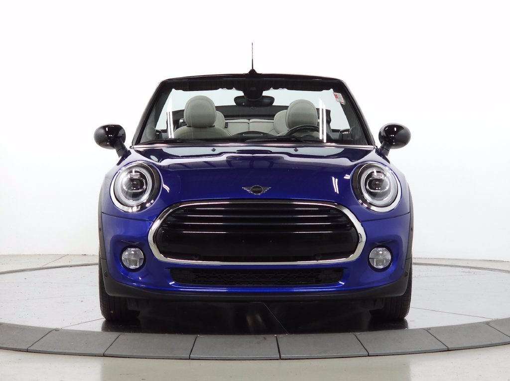 Used 2019 Blue Metallic MINI Iconic image 2