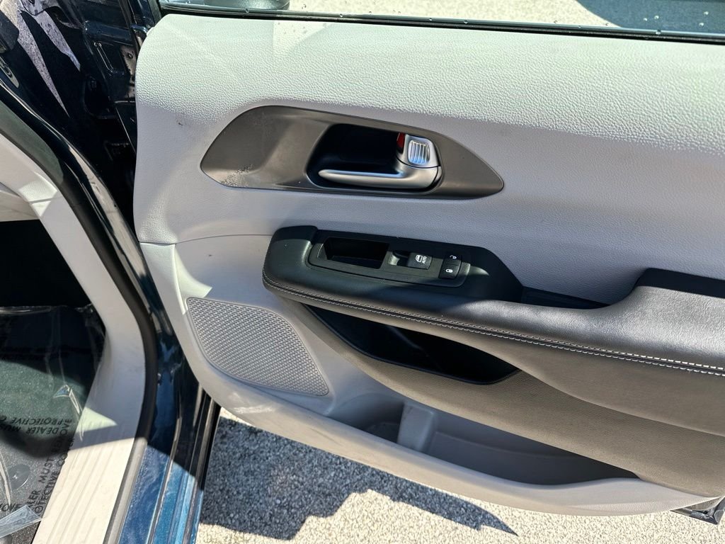 Used 2023 Blue Chrysler Touring L image 14