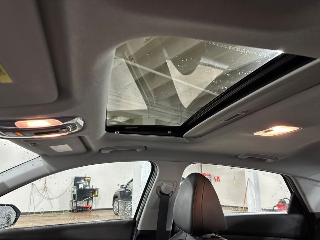 Used 2023 White Hyundai Limited image 32