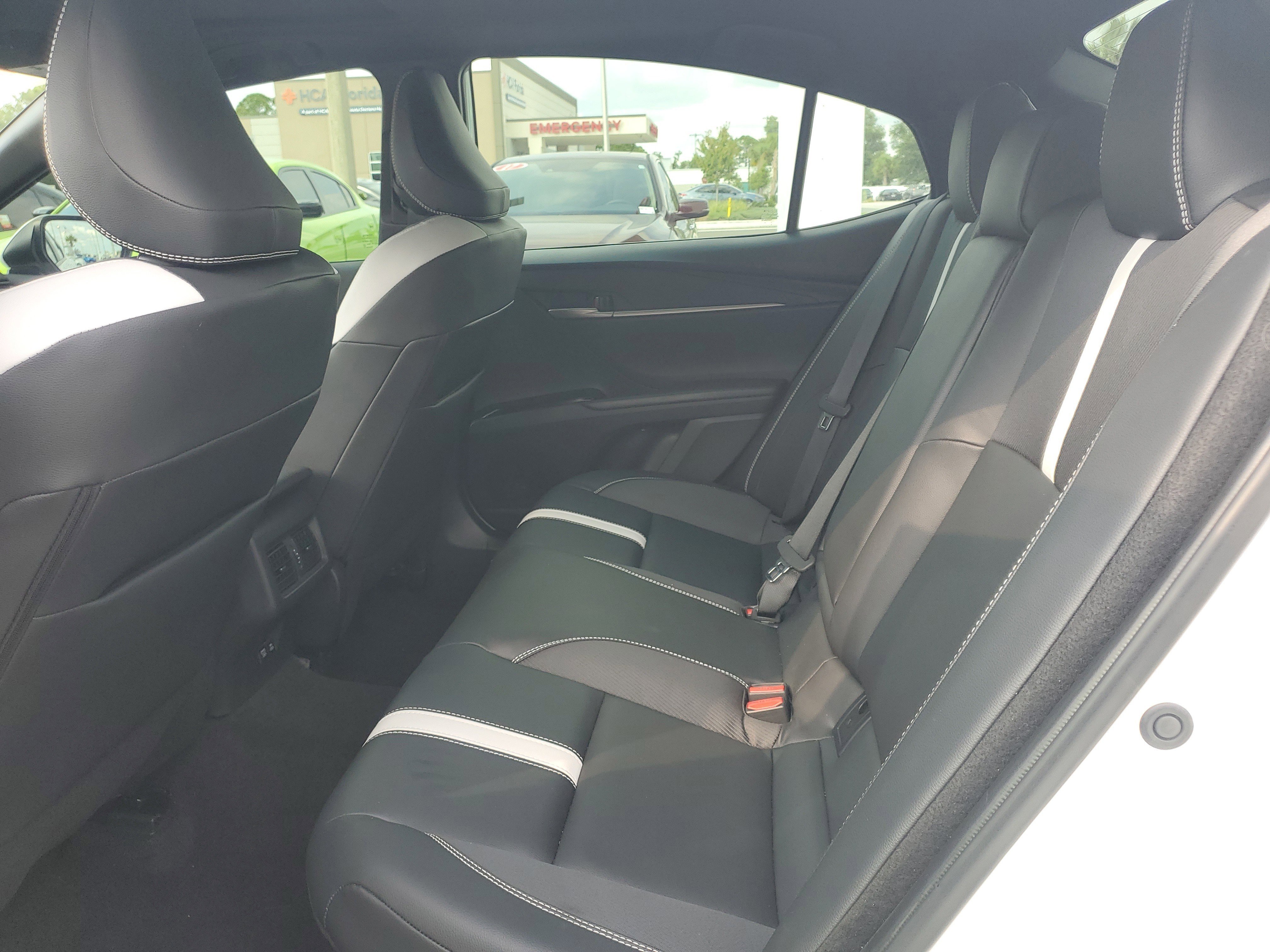 Used 2025 Ice Cap Toyota SE image 11
