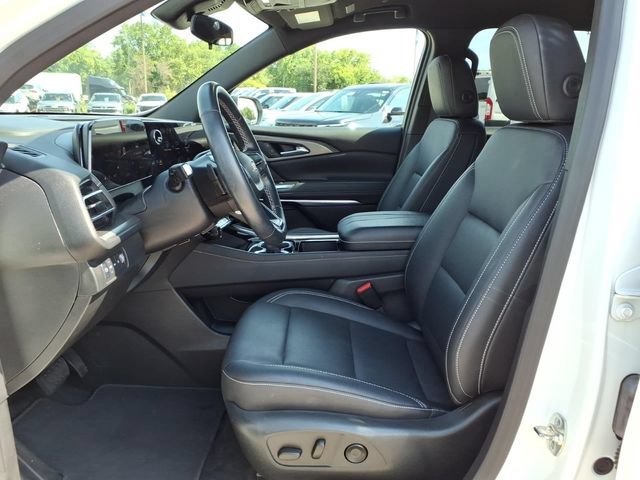 Used 2025 Summit White Chevrolet LT image 6