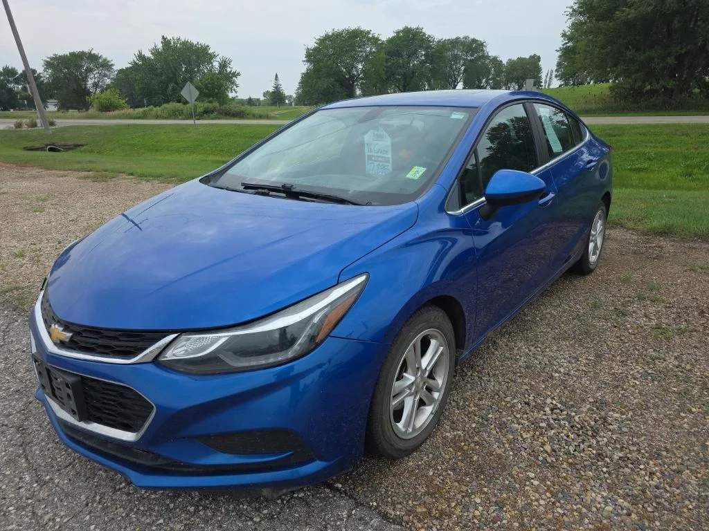 Used 2016 Blue Chevrolet LT image 3