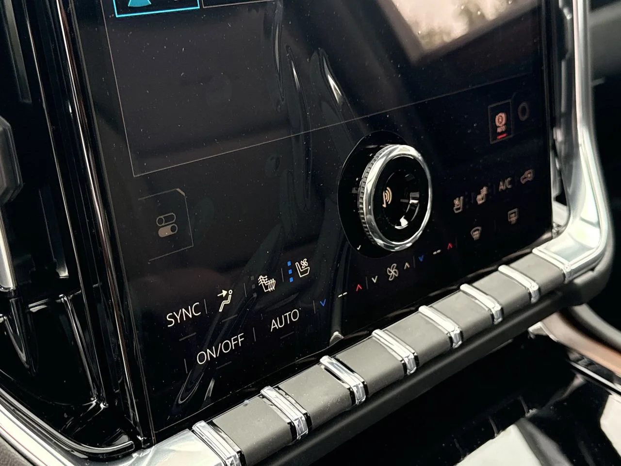 2026 GMC Yukon XL Denali - Photo 20