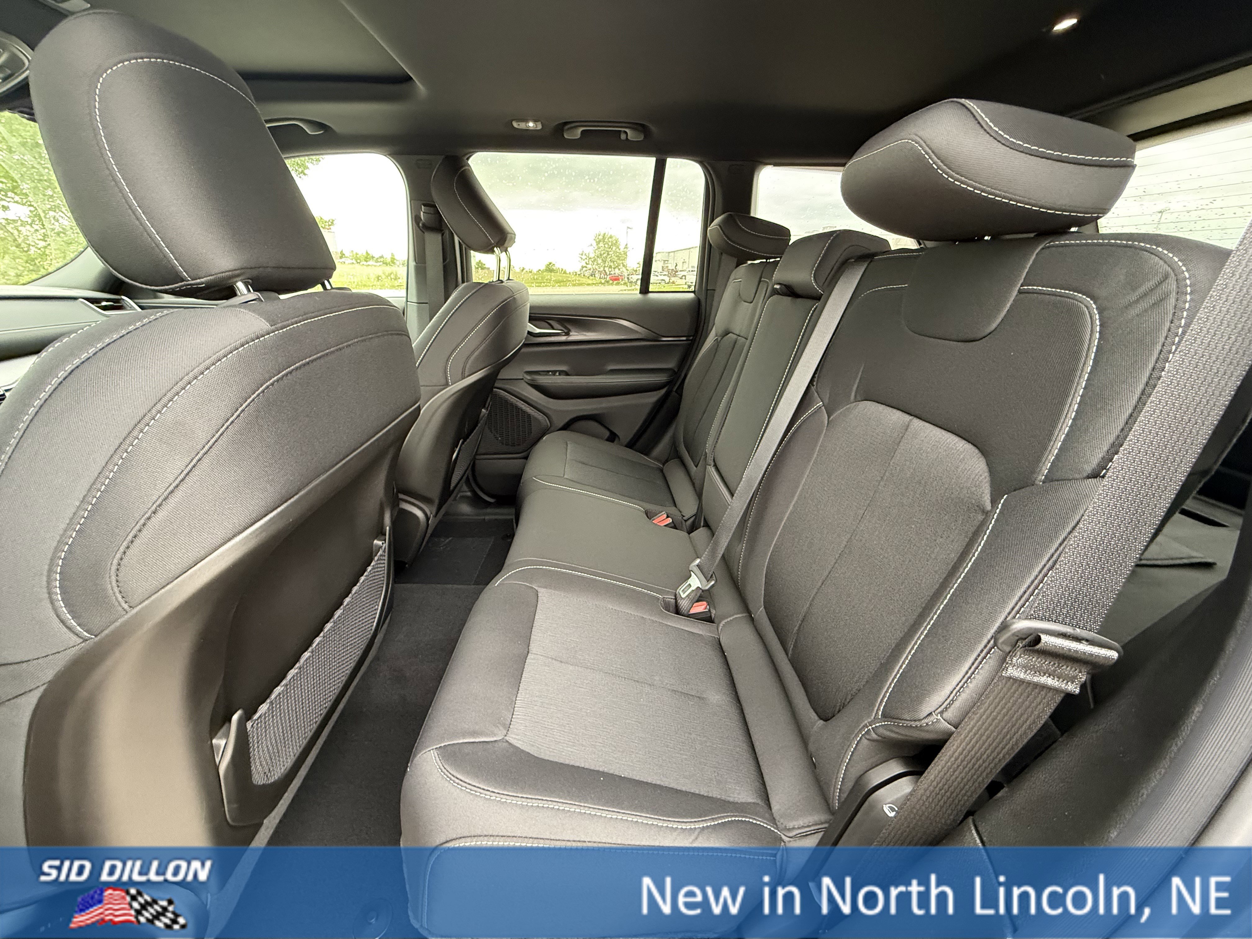 New 2026 Baltic Gray Metallic Clear-Coat Exterior Paint Jeep Laredo image 16