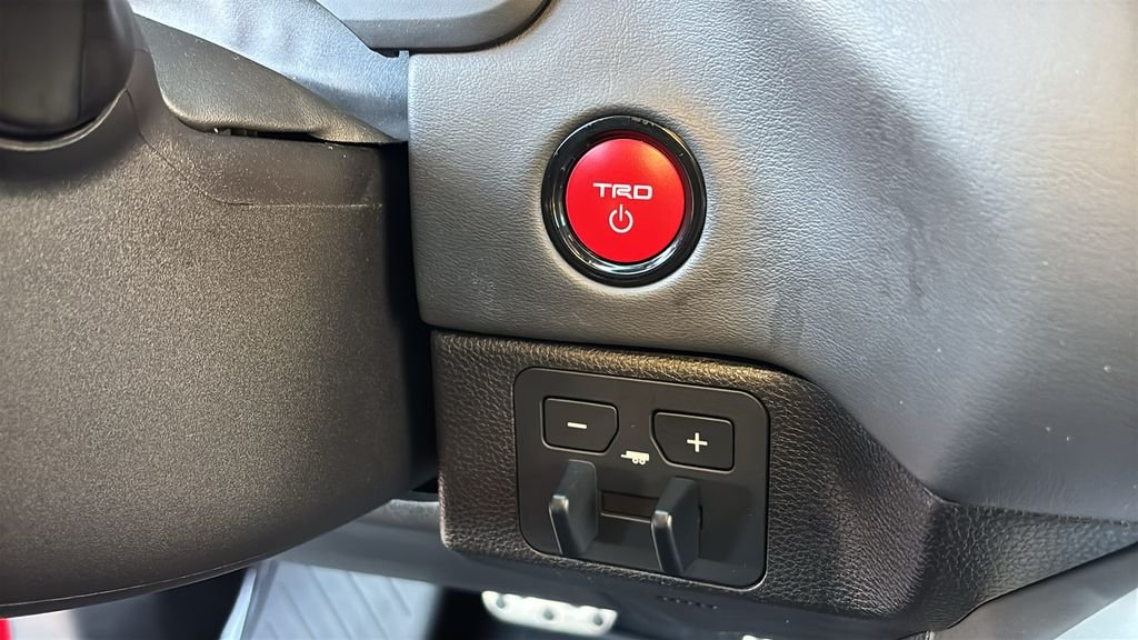 2025 Toyota Sequoia Platinum - Photo 16
