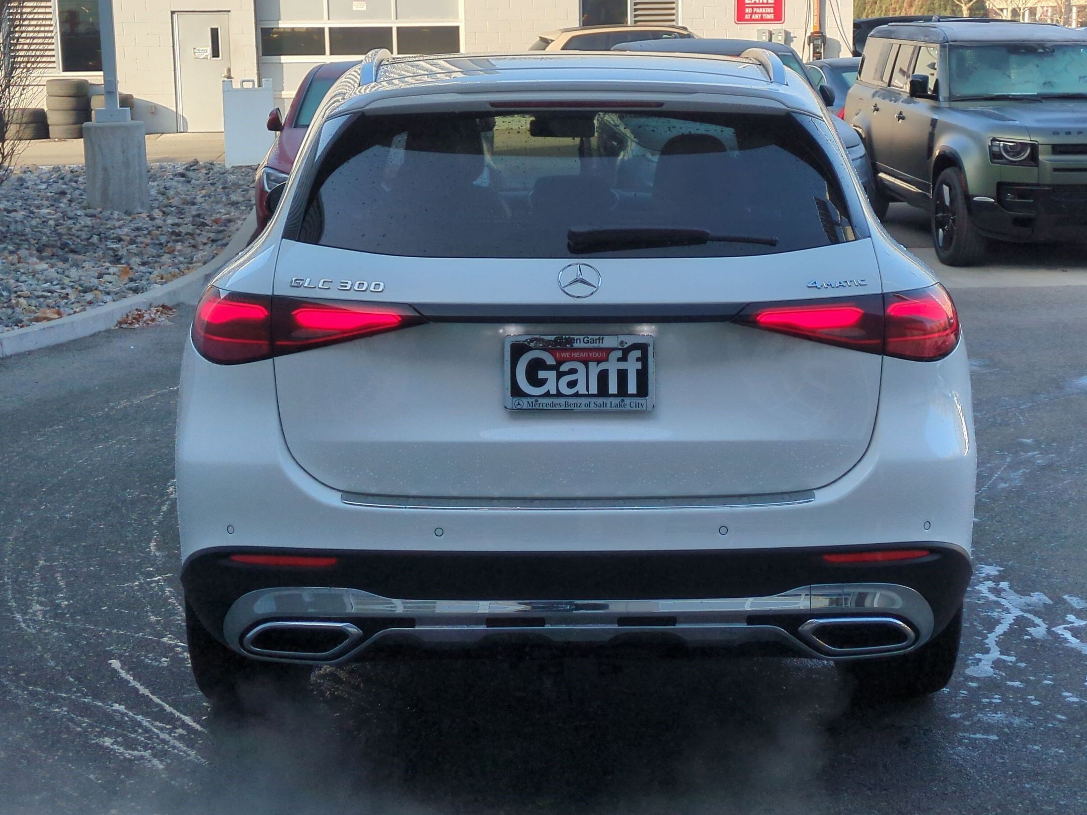 New 2026 Polar White Mercedes-Benz GLC 300 image 4