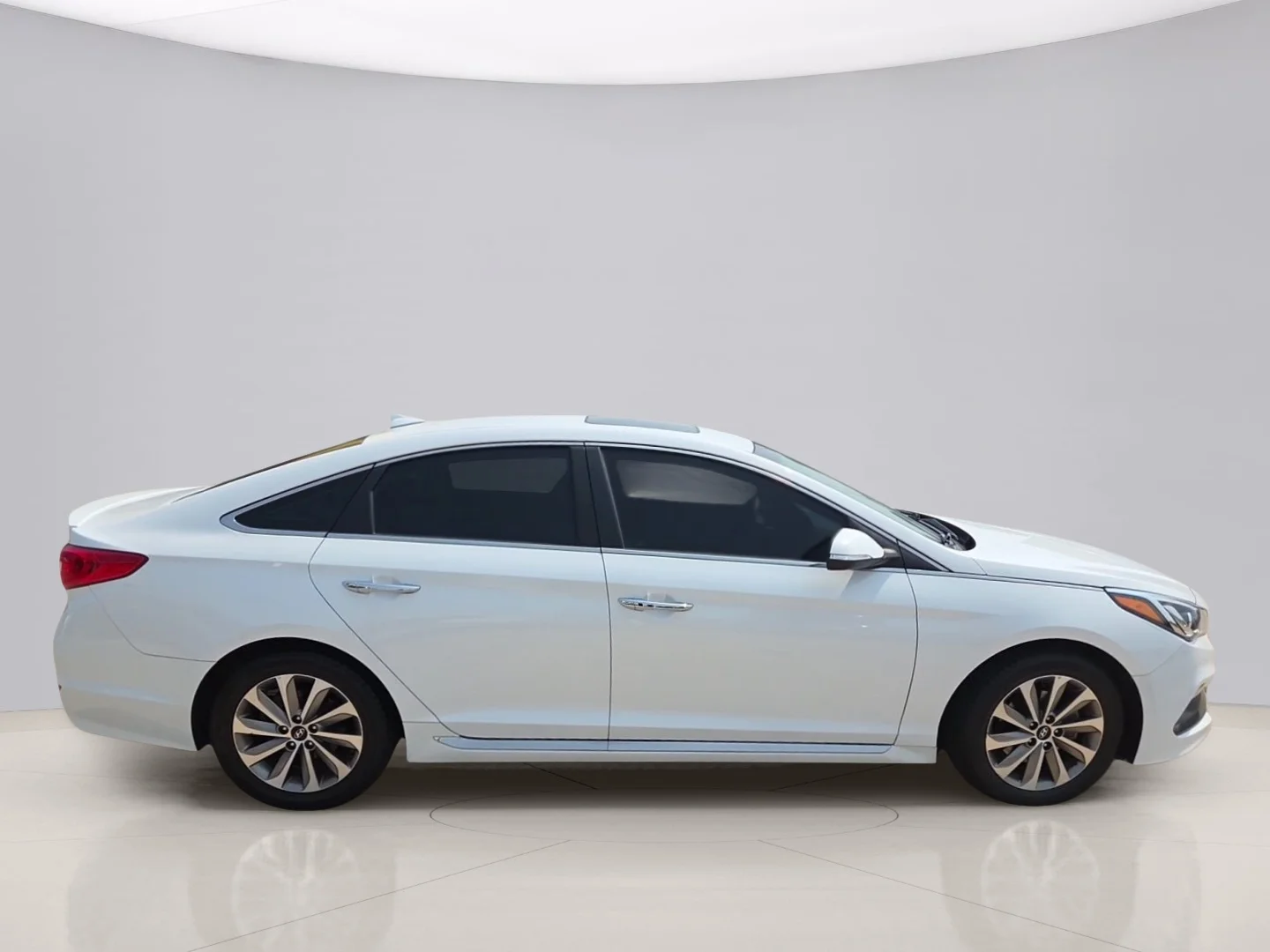 Used 2017 White Hyundai SPORT image 6