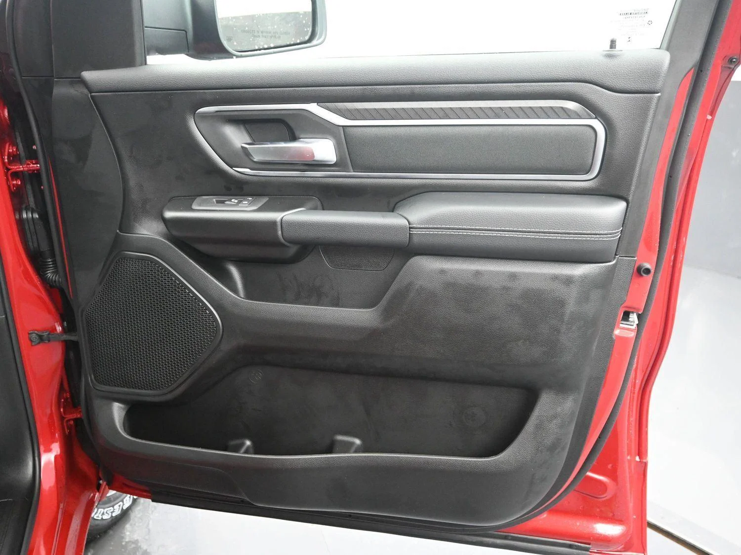 New 2026 Molten Red Pearl-Coat Exterior Paint RAM Big Horn image 9
