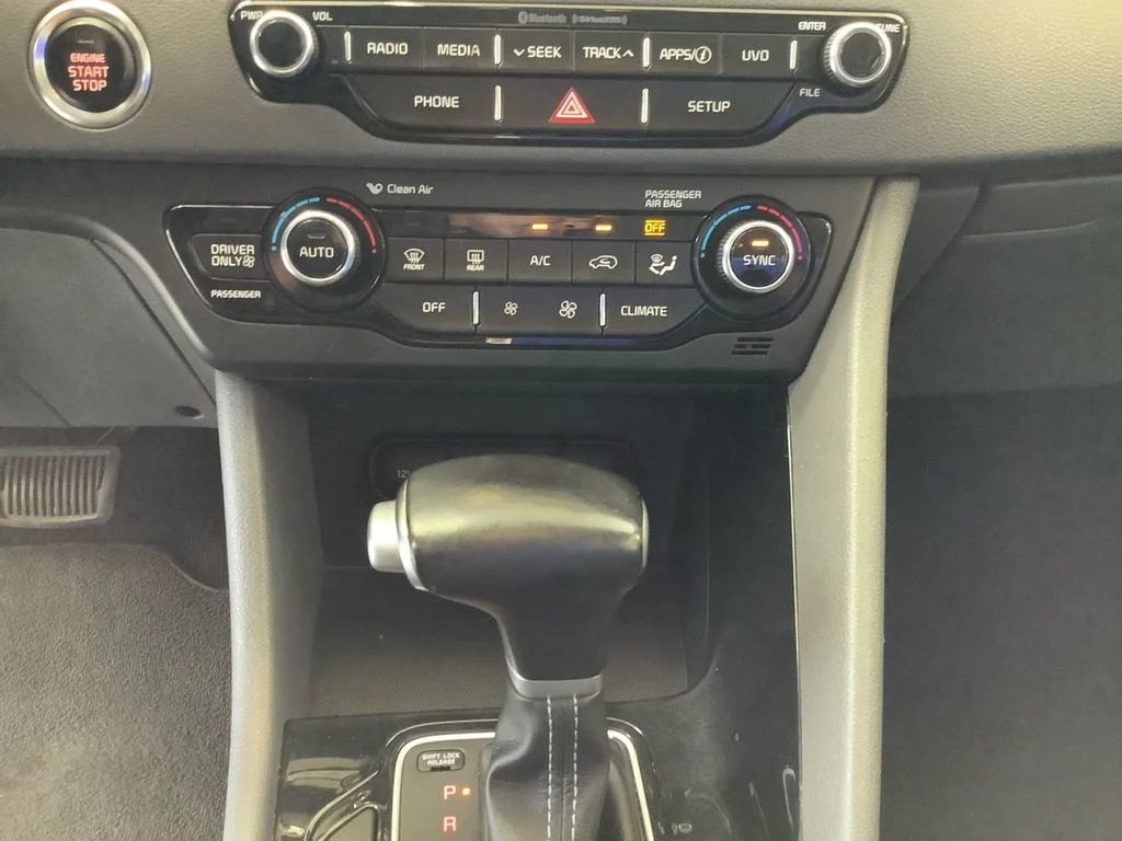 Used 2018 Red Kia EX image 29