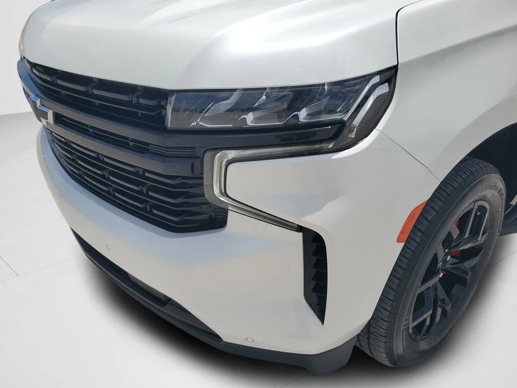 Used 2024 Iridescent Pearl Tricoat Chevrolet RST image 24