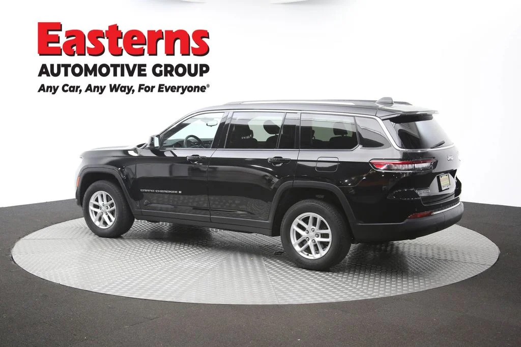 Used 2022 Black Jeep Laredo image 63