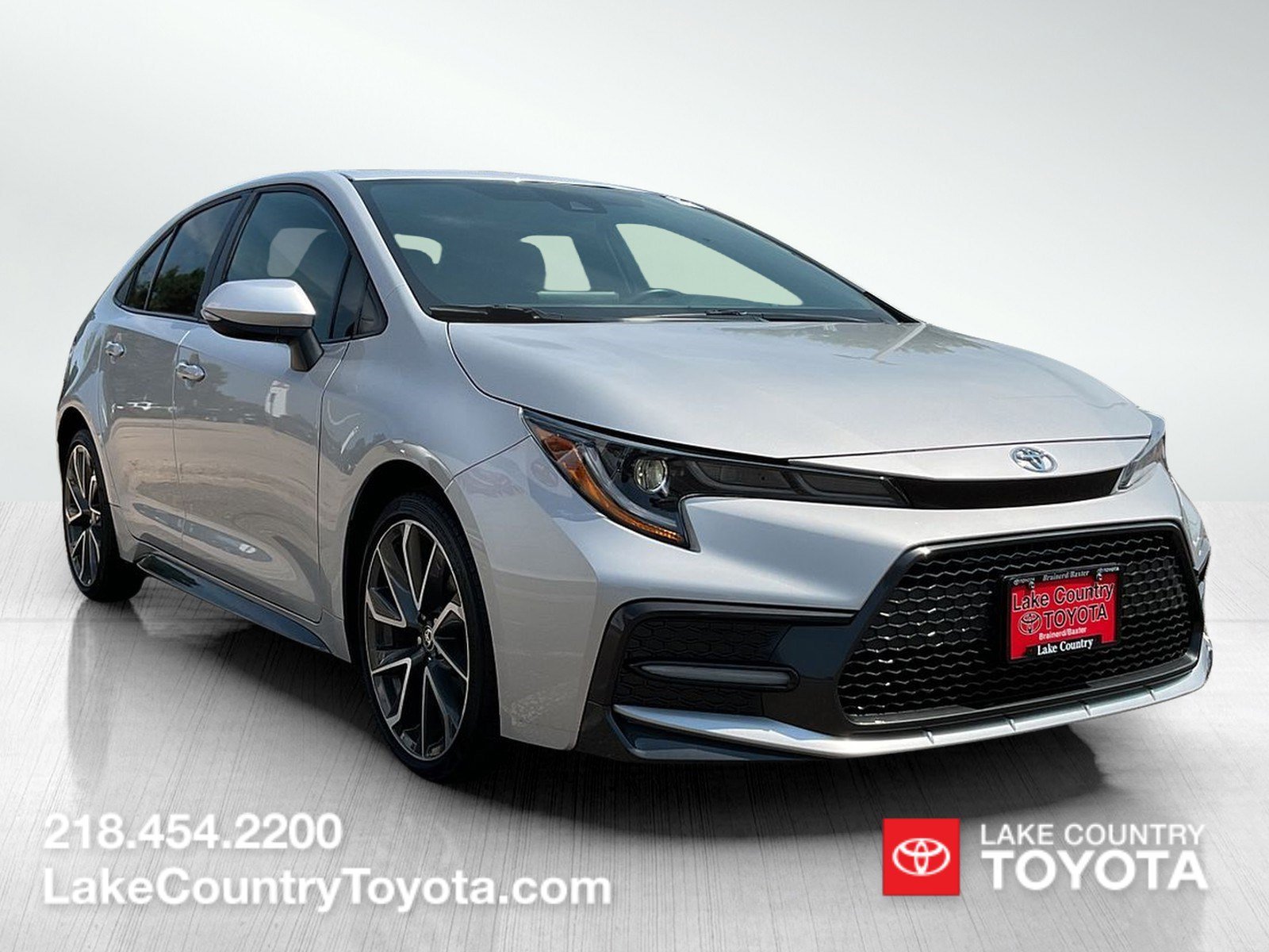 Used 2022 Silver Toyota SE image 7