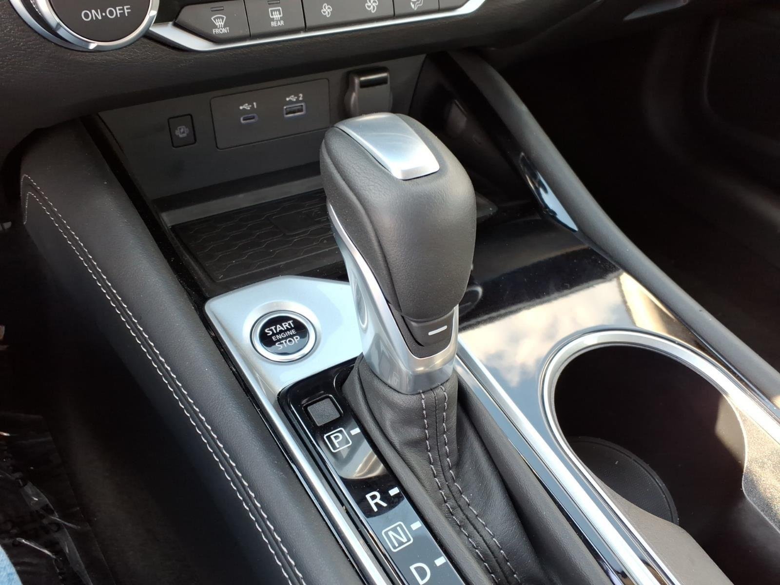 Used 2025 Super Black Nissan SL image 8