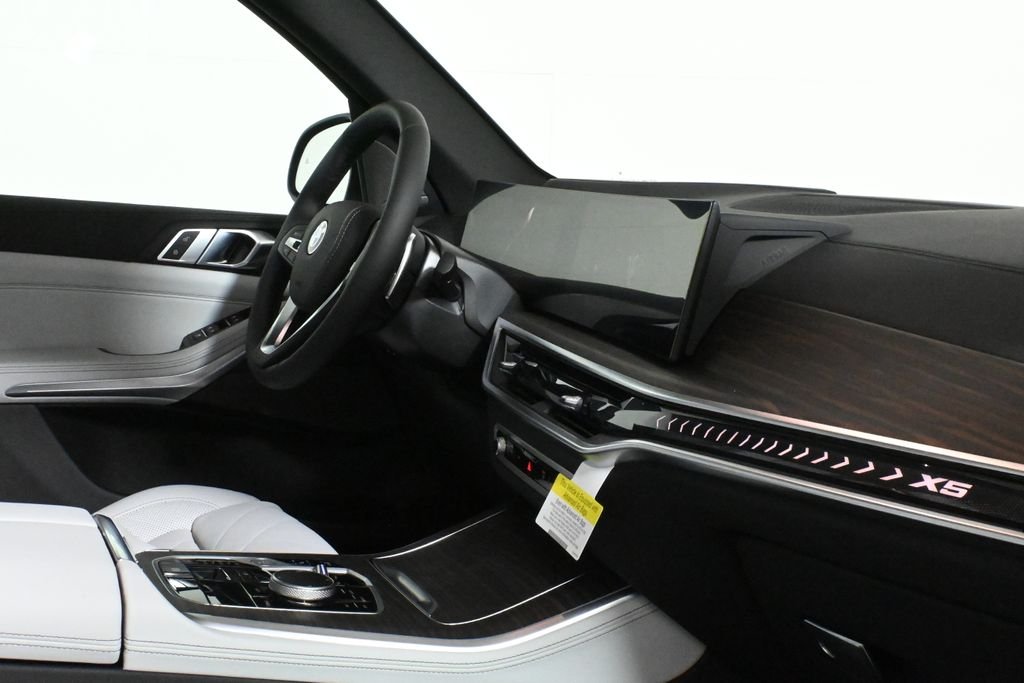 Used 2026 Black BMW xDrive40i image 34