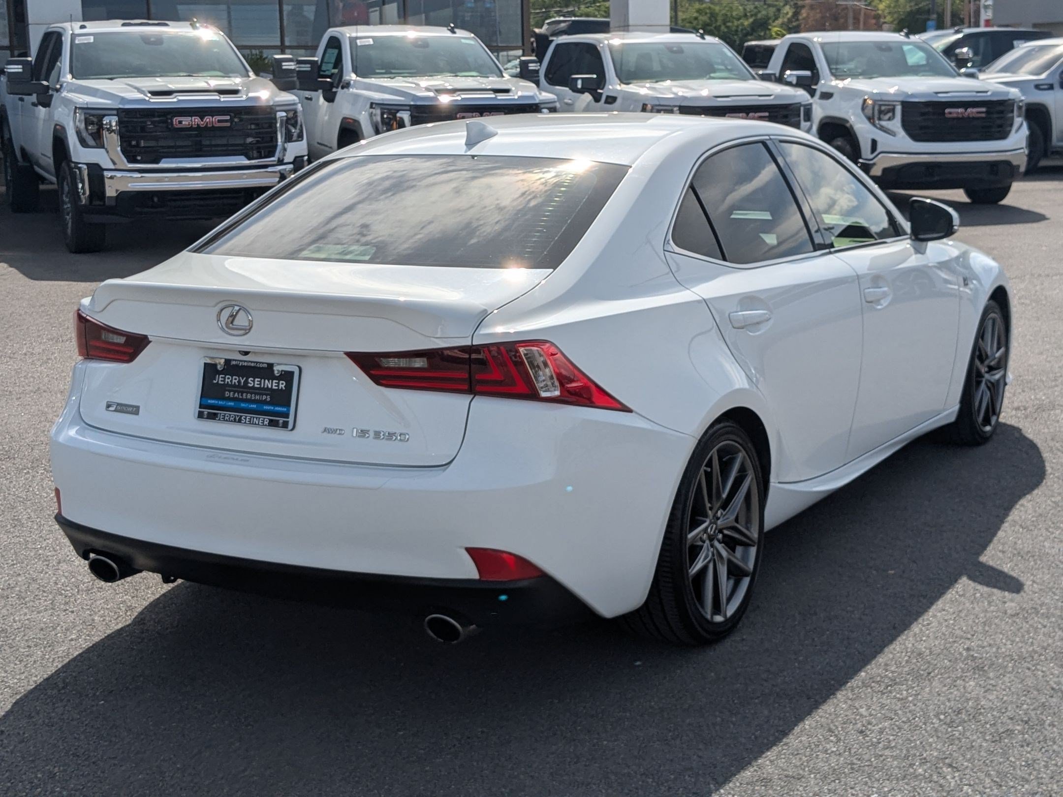 Used 2015 Ultra White Lexus 350 image 5
