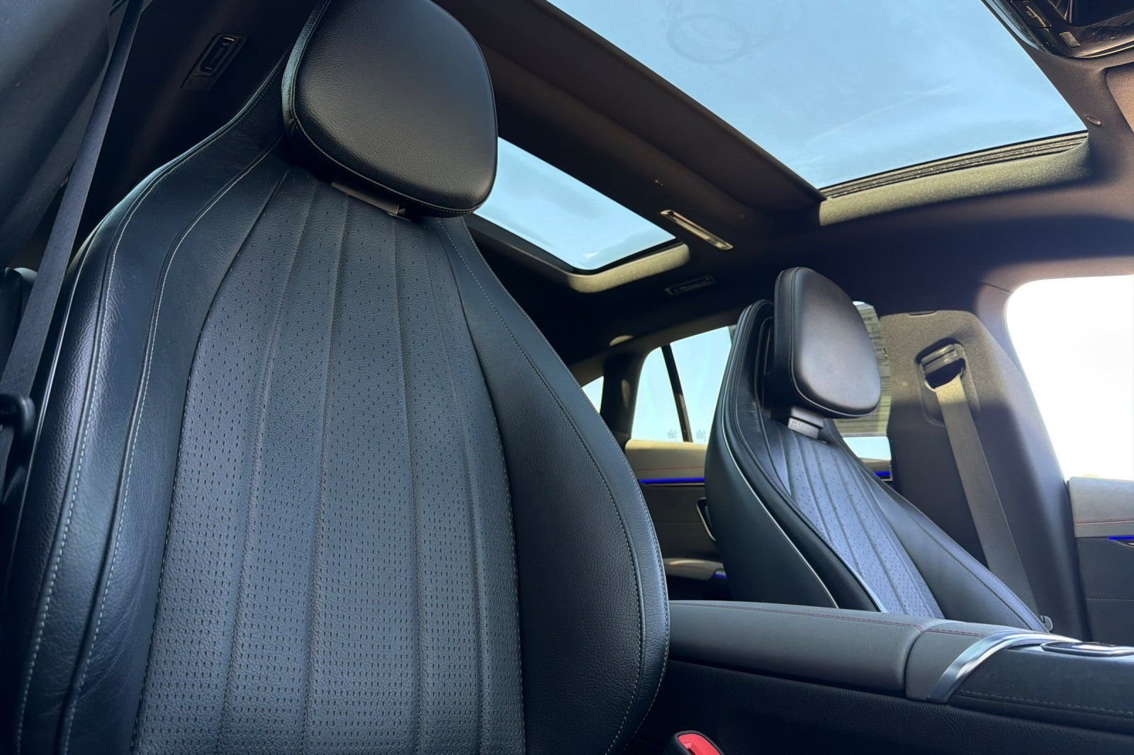 Certified Used 2022 Black Mercedes-Benz 580 image 3