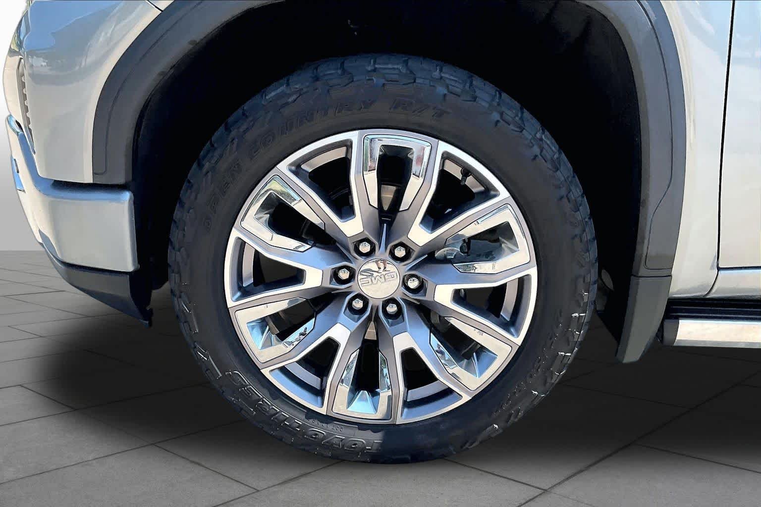 Used 2023 Sterling Metallic GMC Denali image 11