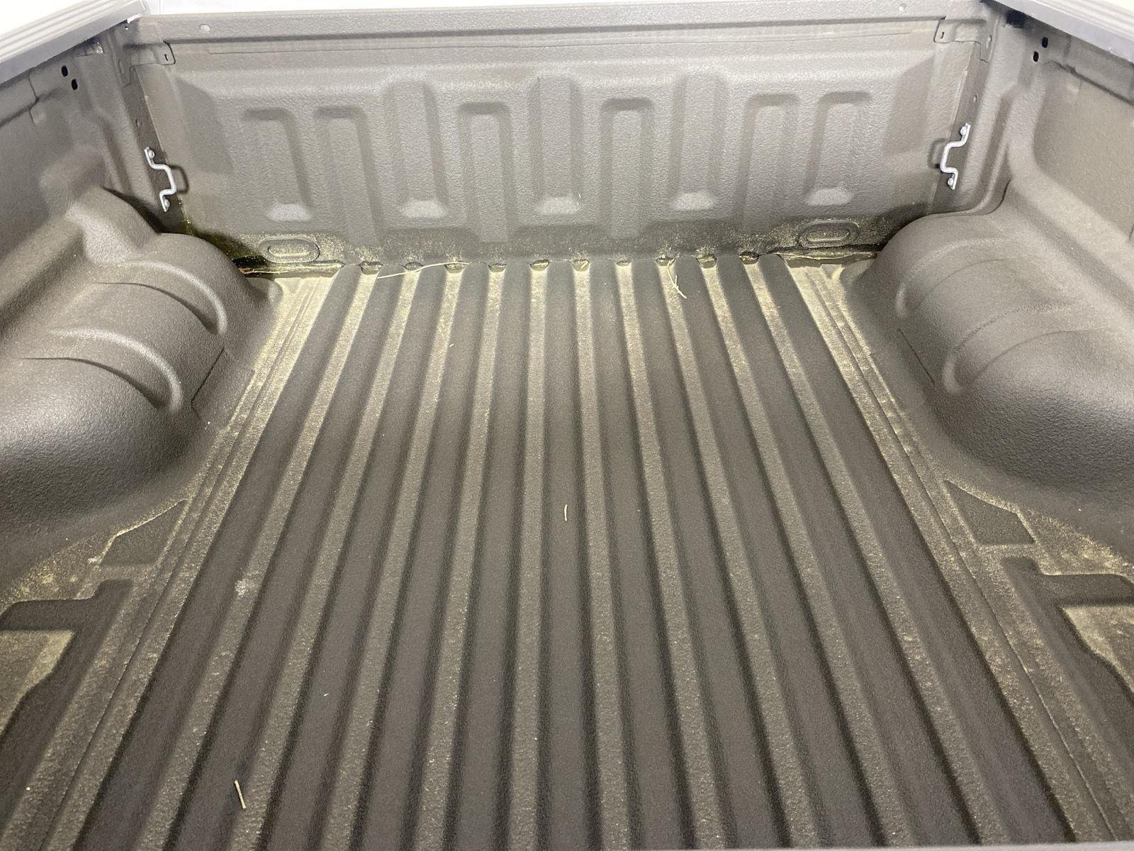 Used 2019 Ingot Silver Ford XL image 33