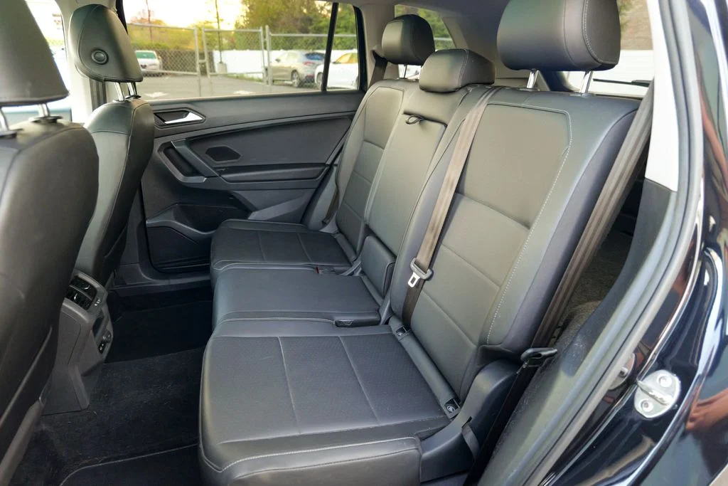 Used 2019 Platinum Gray Metallic Volkswagen 2.0T SE image 27