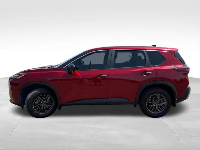 Used 2023 Red Nissan S image 5