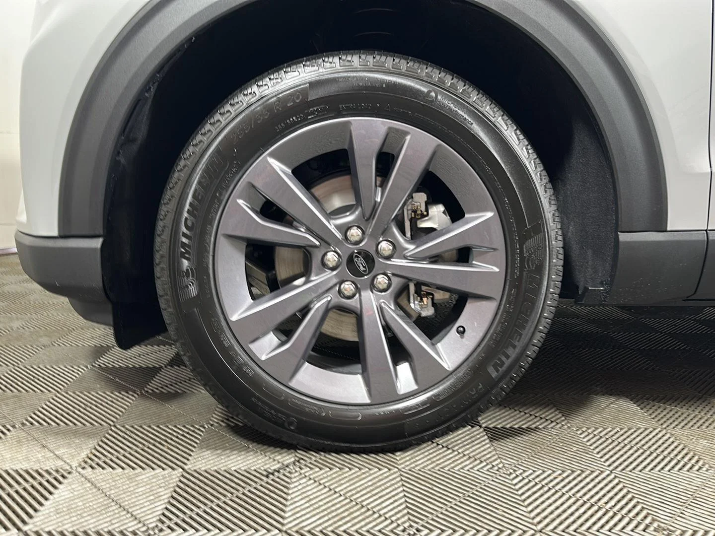 New 2027 Avalanche Gray Ford Active image 6