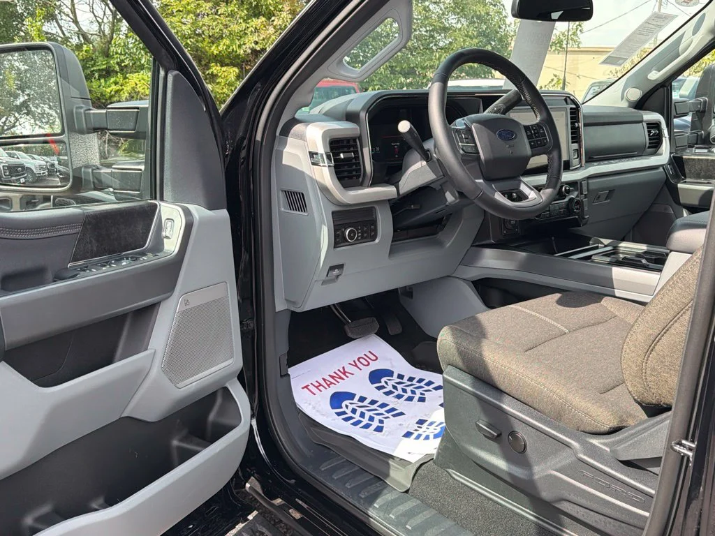New 2027 Agate Black Metallic Ford F-250® XLT image 13