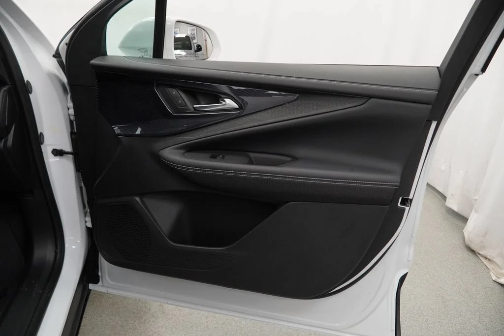 New 2026 Summit White Chevrolet LT image 26