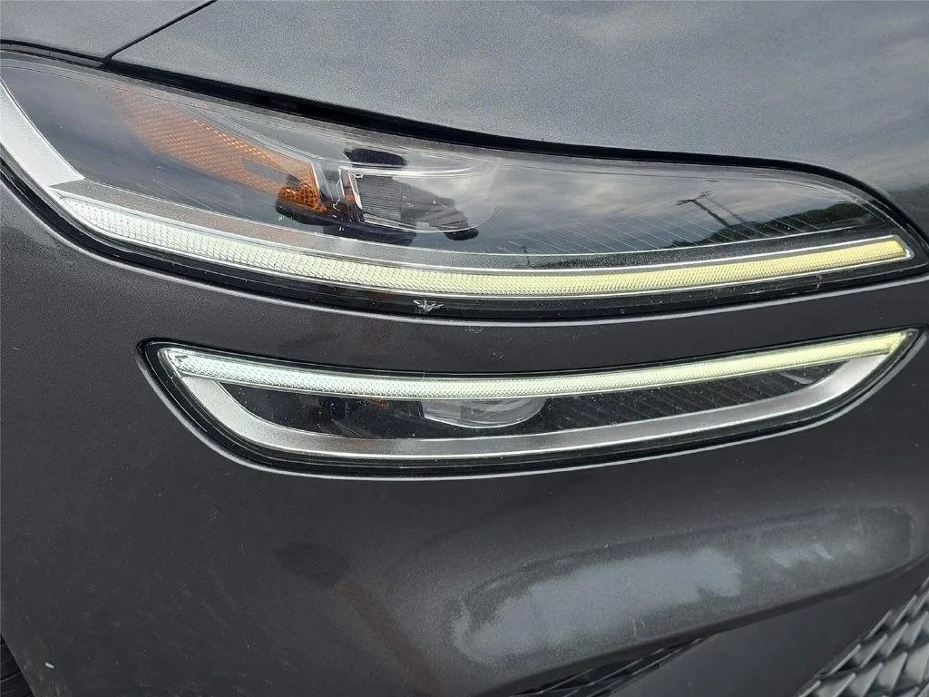 Used 2022 Himalayan Gray Genesis 3.3T image 4