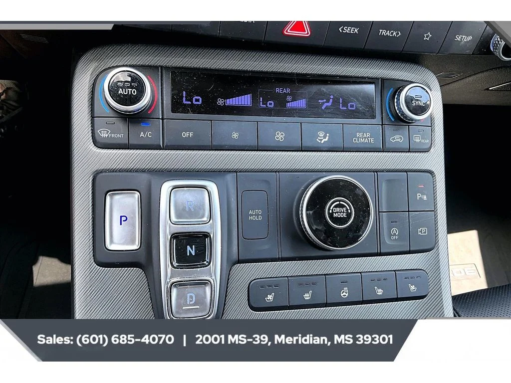 Used 2025 Steel Graphite Hyundai SEL Premium 7P image 23
