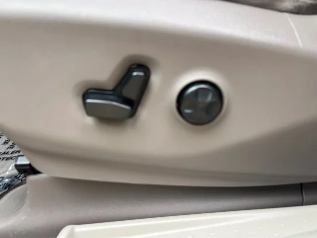 Used 2018 Blue Chrysler Touring L Plus image 12
