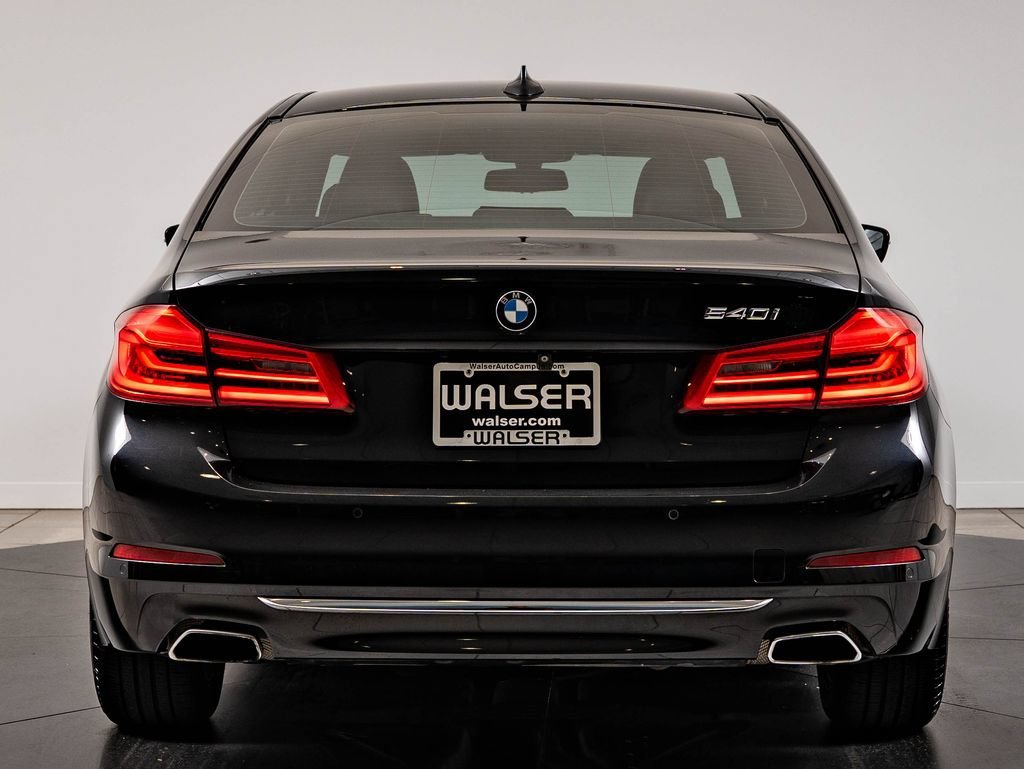 Used 2019 Black Sapphire Metallic BMW 540i image 7