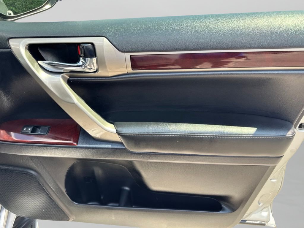 Used 2018 Silver Lexus 460 image 31