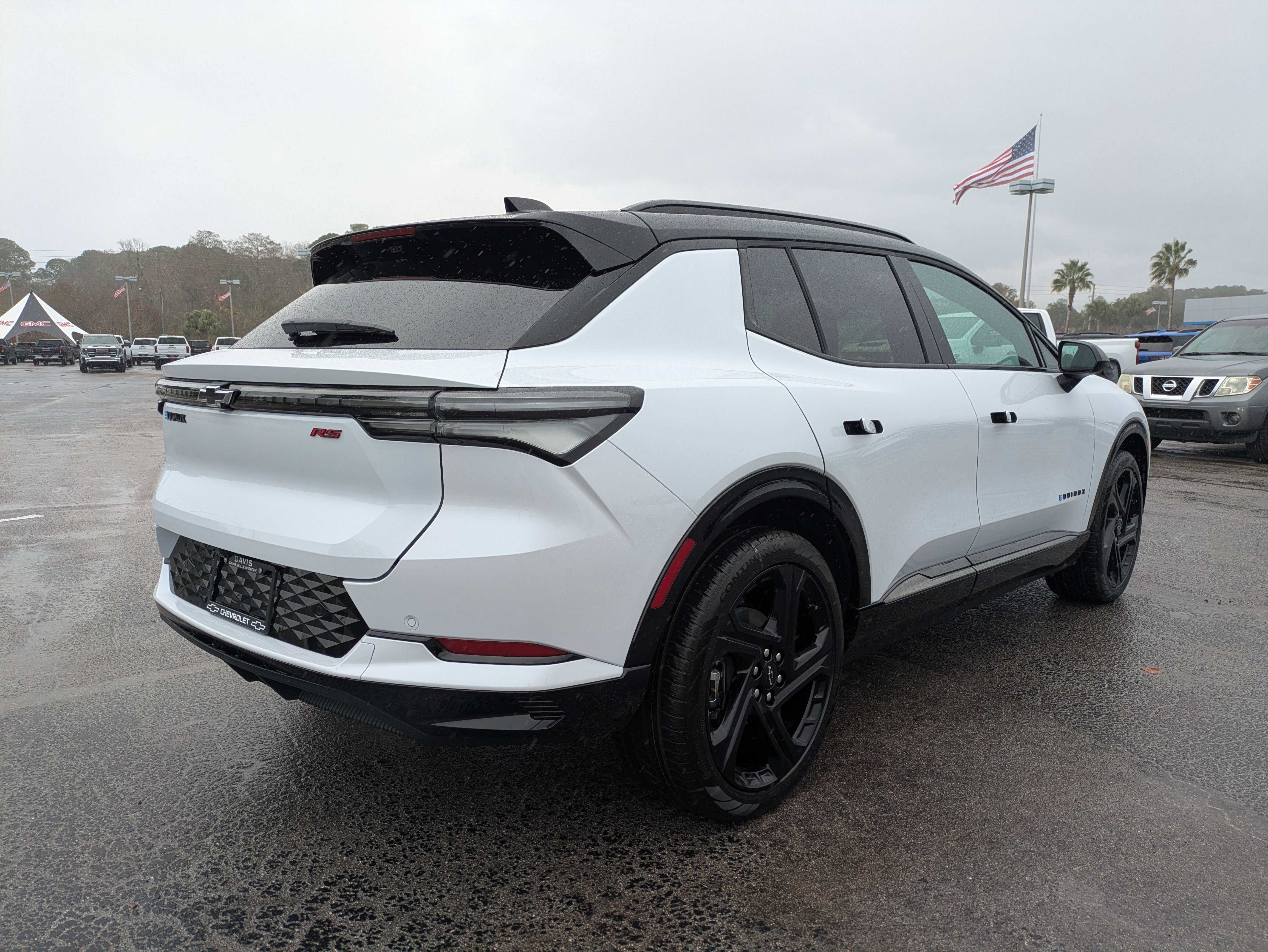 View vehicle photo 7