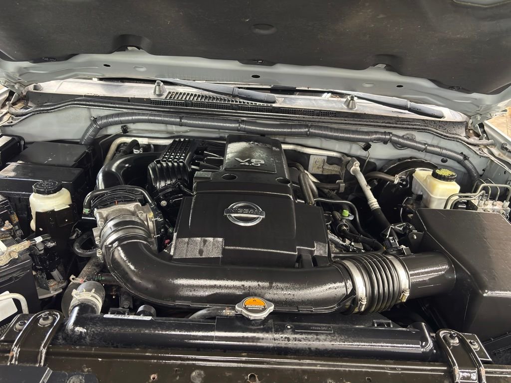 Used 2014 Silver Nissan SV image 10
