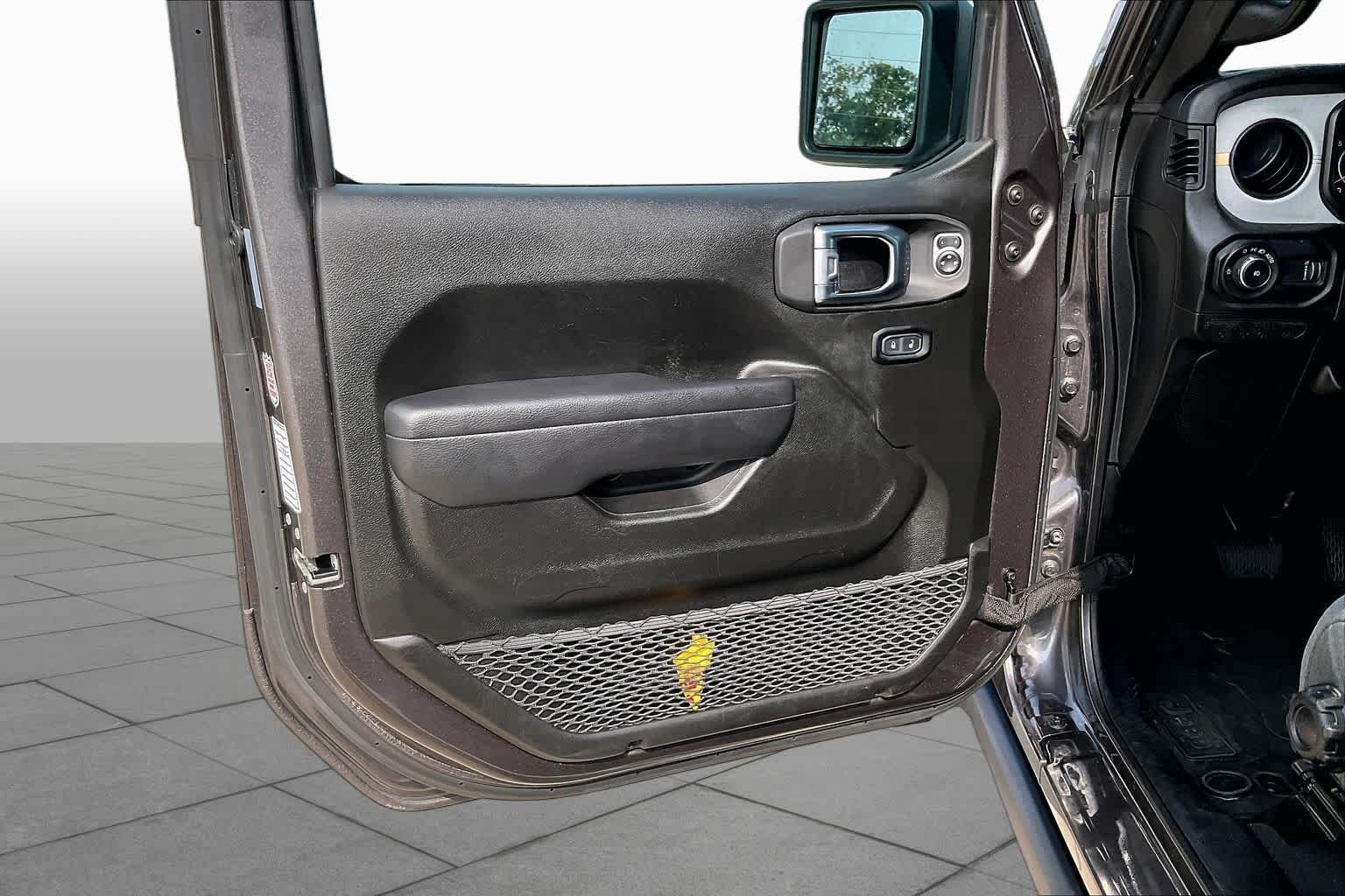 Used 2025 Granite Crystal Metallic Clearcoat Jeep Willys image 21