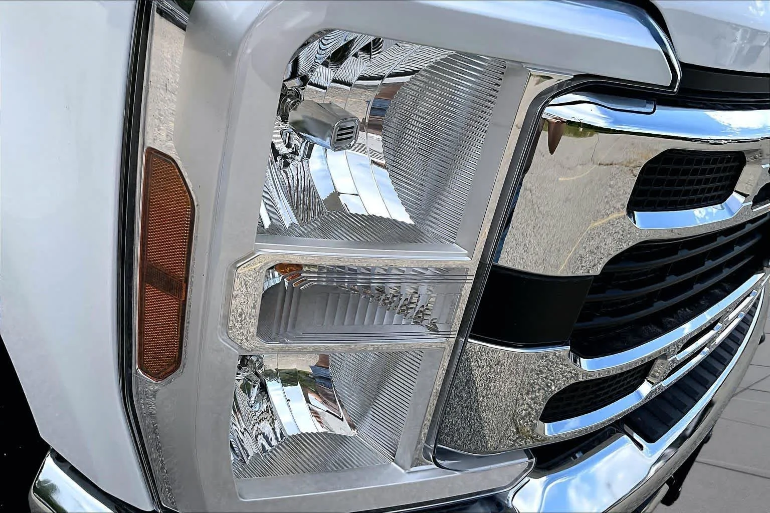 New 2026 Oxford White Ford XLT image 16