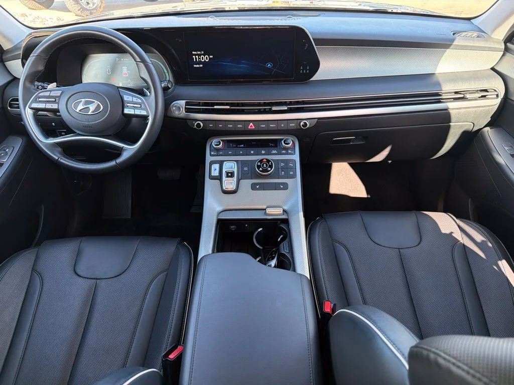 Used 2025 Gray Hyundai SEL image 21