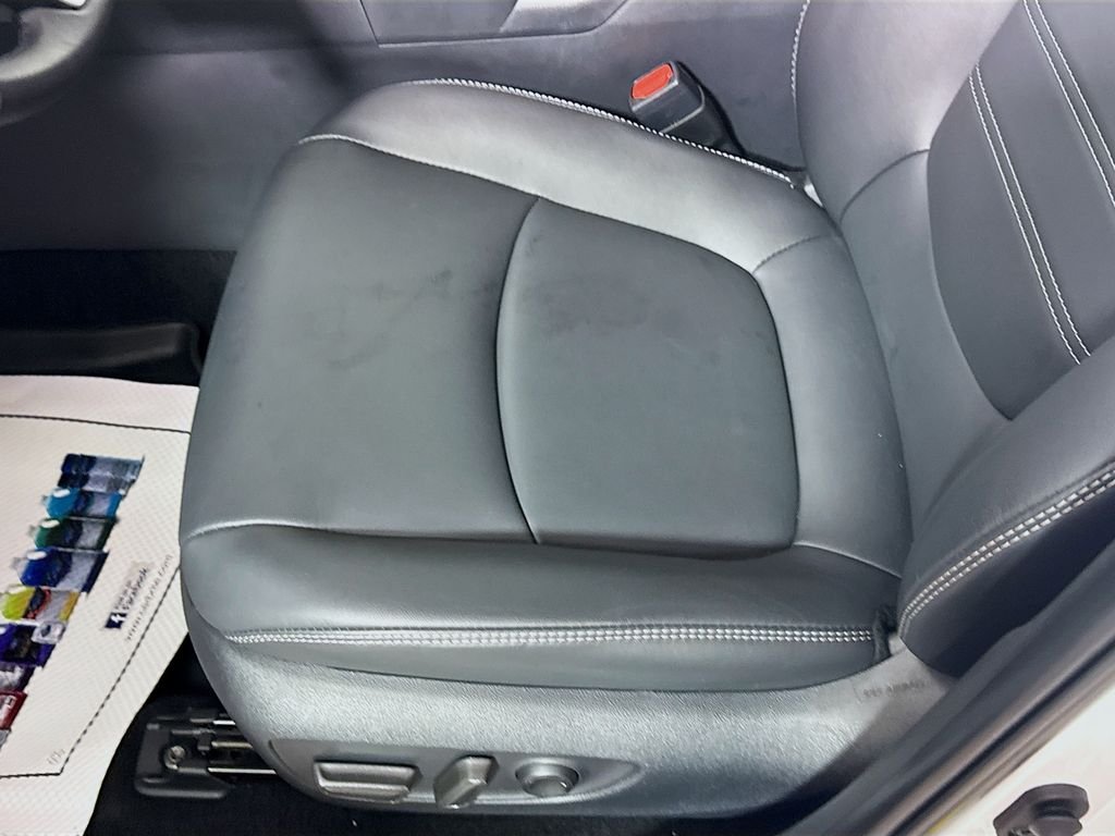 Used 2025 Wind Chill Pearl Toyota XLE Premium image 18