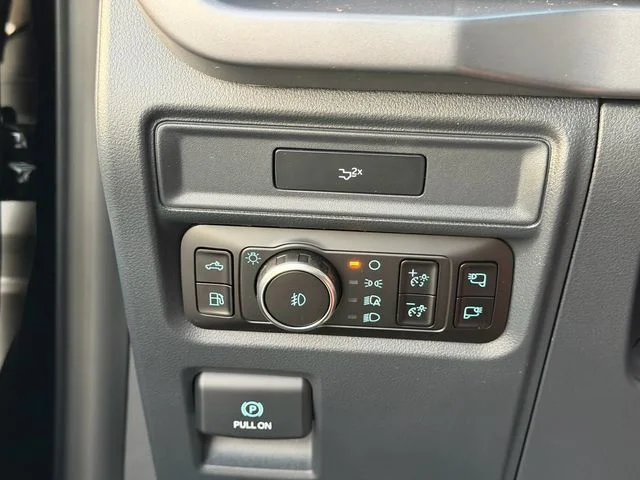New 2026 Agate Black Metallic Ford XLT image 19