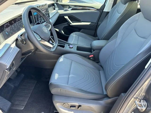 New 2026 Platinum Gray Metallic Volkswagen 2.0T SE image 36