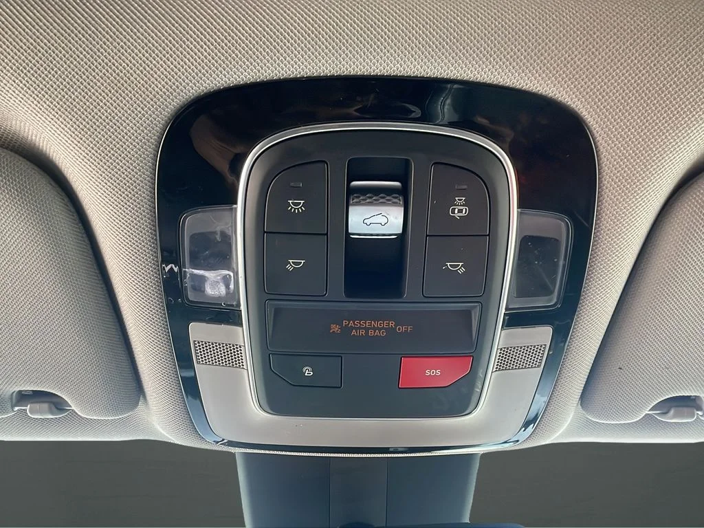 Used 2023 Silver Hyundai SEL image 27